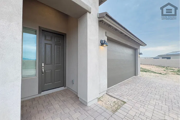 3 bed, 2.0 bath, 1639 sqft, $2,645 — Photo 4