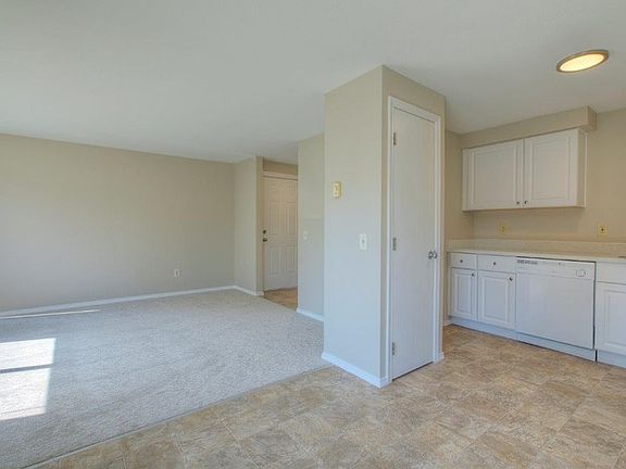 4th image of 22509 30th Ave S APT 5