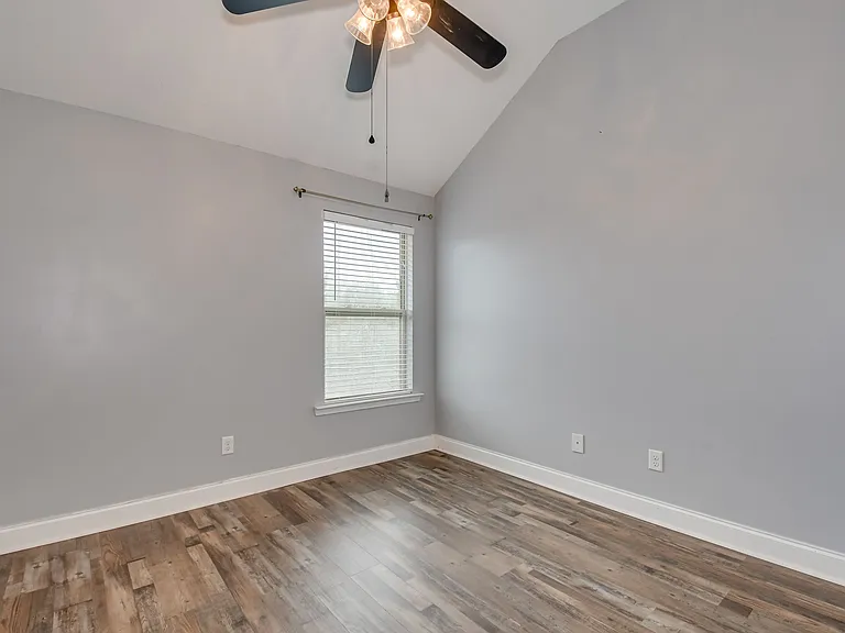 805 Erika Ln — Photo 20