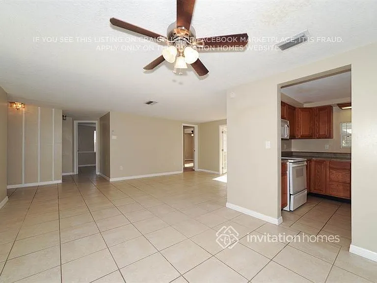 3910 Glissade Dr — Photo 3