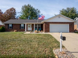 107 Fairway Dr, Waterloo, IL 62298