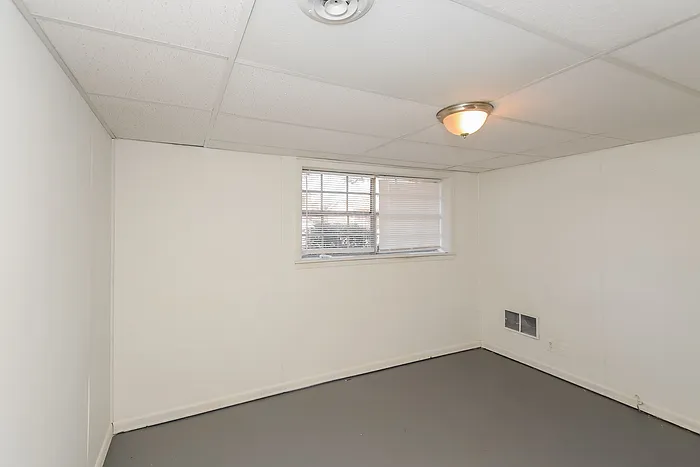 3 bed, 2.0 bath, 1640 sqft, $1,645 — Photo 3