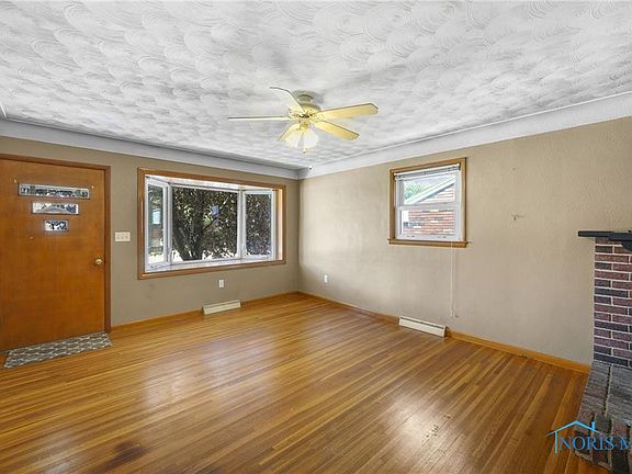 5th image of 20 Santus Dr