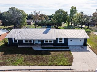 1911 College St, Gainesville, TX 76240