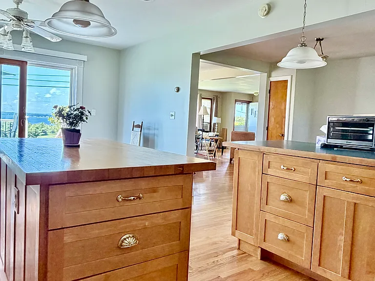 251 Browns Ln #A — Photo 8