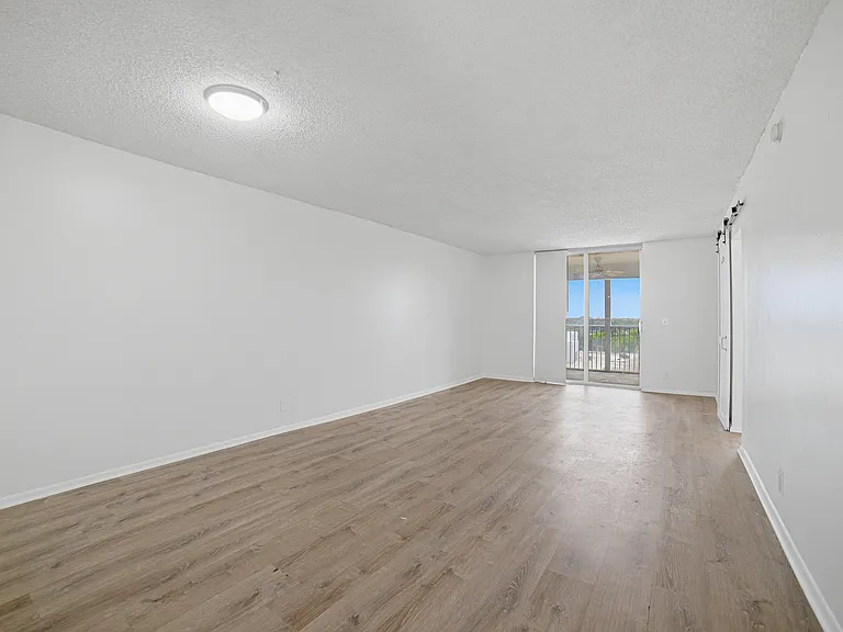 5700 NW 2nd Ave #705 — Photo 9
