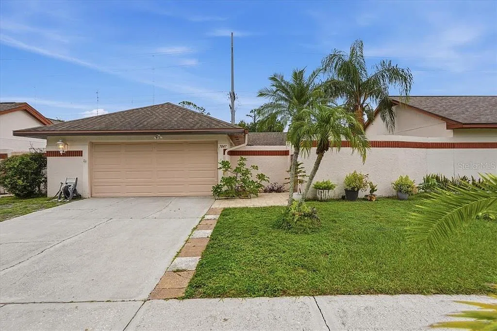 3 bed, 2.0 bath, 1795 sqft, $2,750 — Photo 1