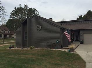 S2943 Fairway Dr, Reedsburg, WI 53959