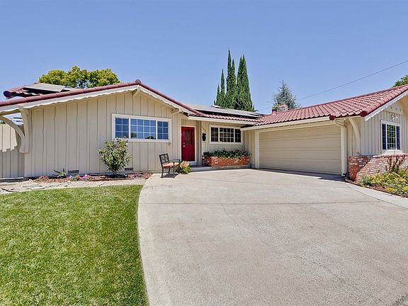 4th image of 19695 Merritt Dr