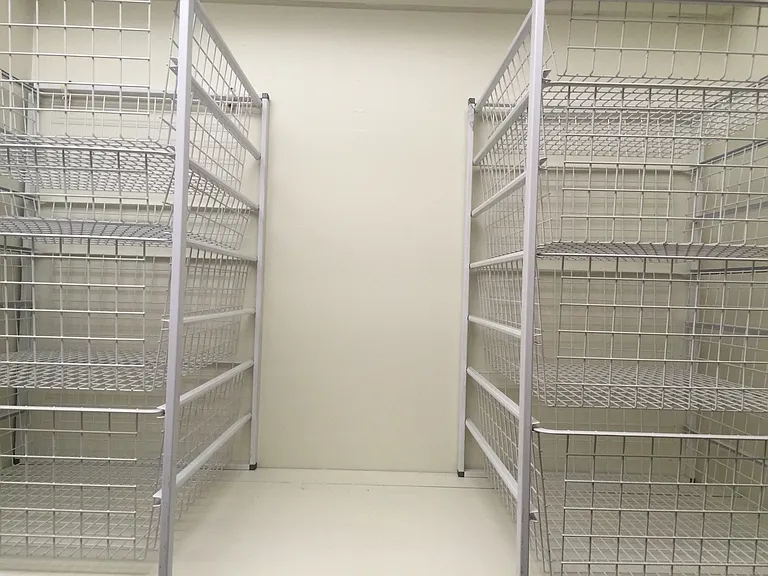 Custom closet system