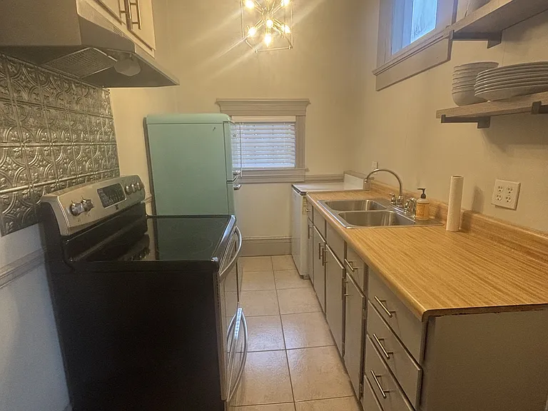 1012 Love Ave #4 — Photo 6