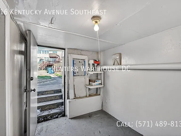 816 Kentucky Ave SE — Photo 38