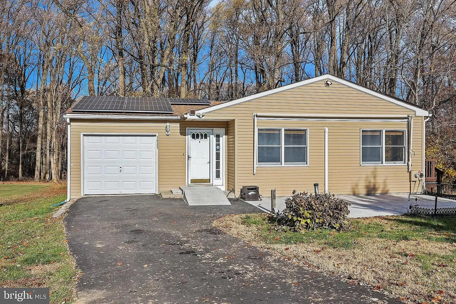 3 bed, 1380 sqft, $2,825 — Photo 1