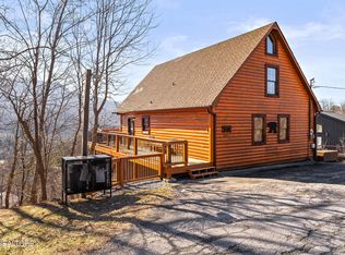 829 Red Fox Trl, Gatlinburg, TN 37738