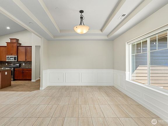 5th image of 3210 14th Street Pl SW