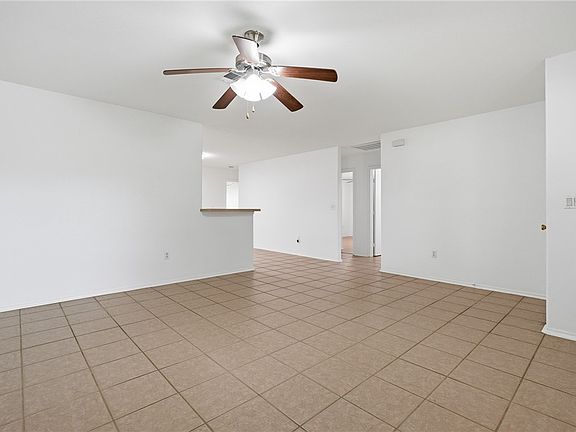 2nd image of 1511 Oak Lndg