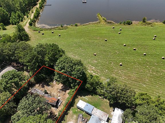 3rd image of 380 William Montgomery Rd