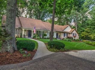 1011 Edgewood Dr, Bluefield, WV 24701