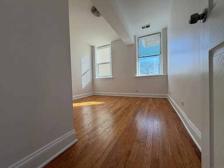 2501 W Touhy Ave #106 — Photo 6