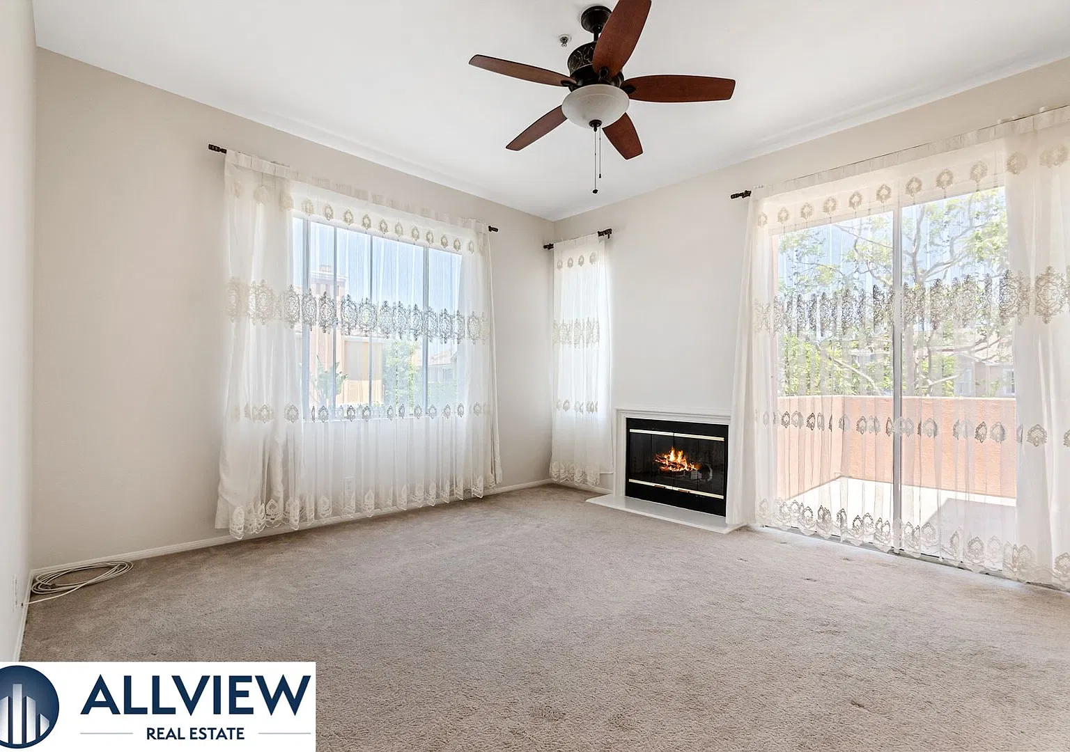 Beautiful townhouse located in the highly desirable area of Westpark in Irvine! — Photo 4