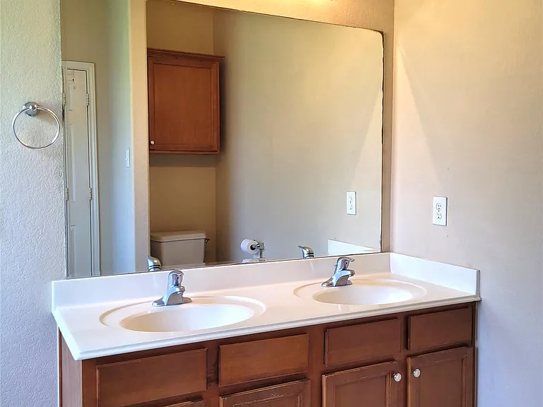 6042 Starbrook Creek Dr — Photo 13