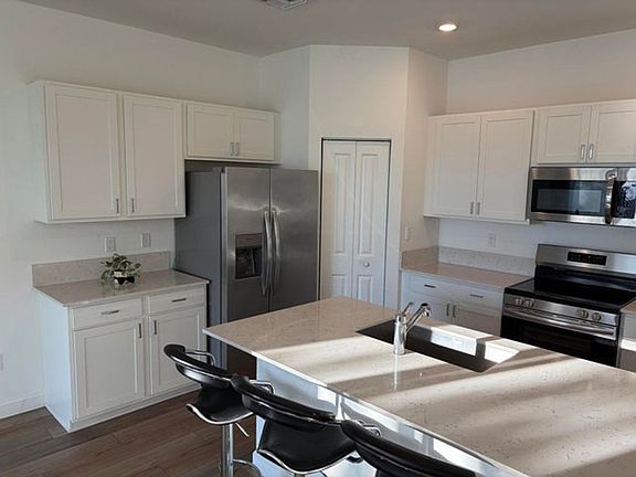 2nd image of 4181 Lagoon Shore Dr