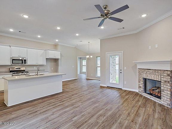 2nd image of 2041 Pebble Creek Dr
