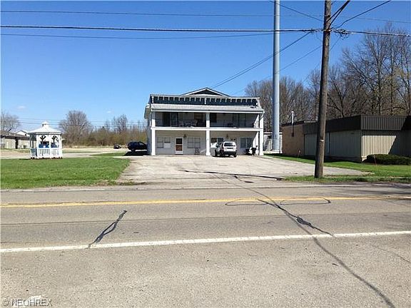 3rd image of 10967 Mahoning Ave
