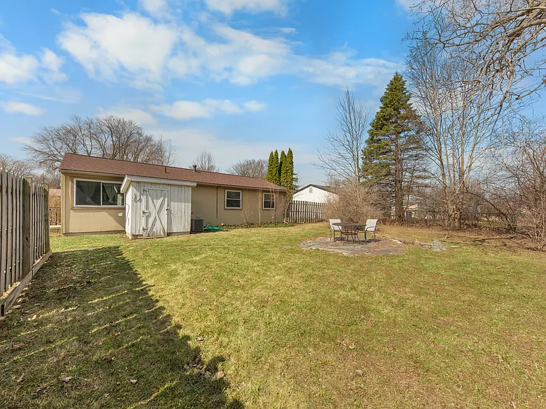 2 Faust Ct — Photo 38