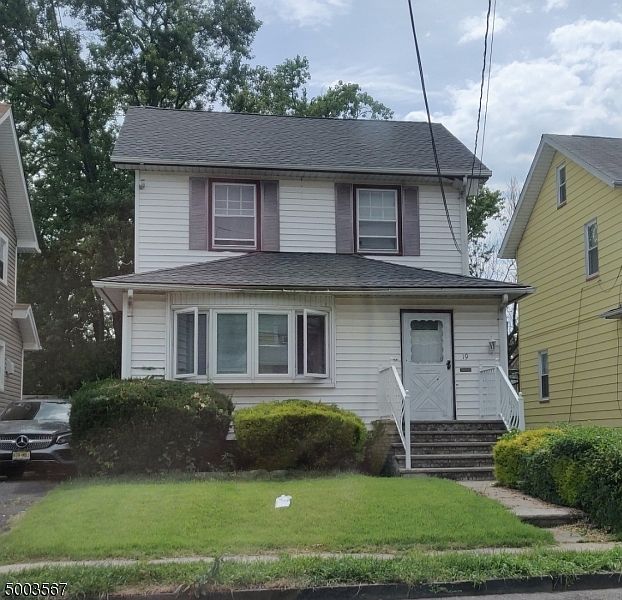 1st image of 19 Beechwood Pl