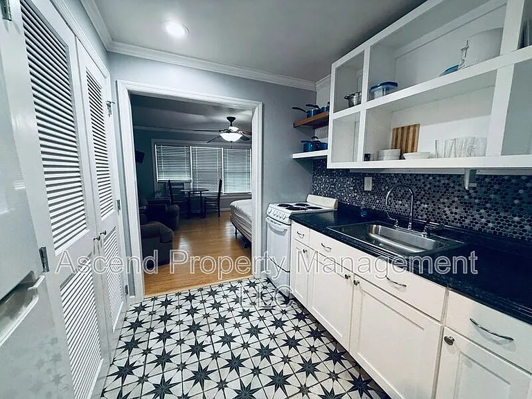 49 Shirley Dr — Photo 4