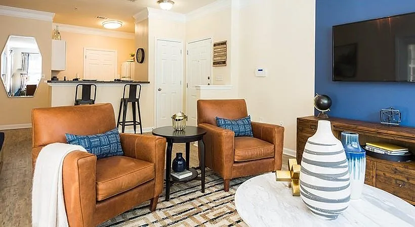 1 bed, 1.0 bath, 808 sqft, $1,348 — Photo 4