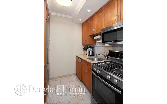 Sold by Douglas Elliman | media 7