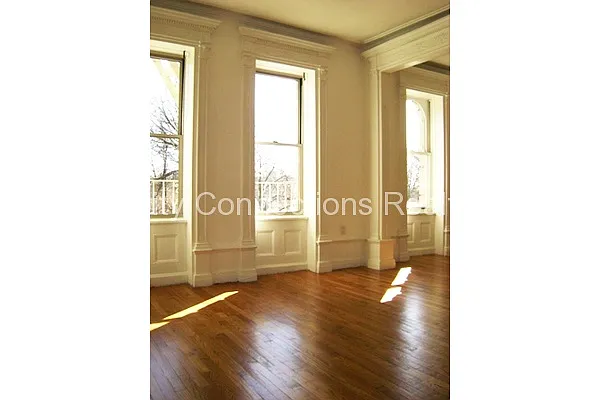 Rented by City Connections Realty | media 35