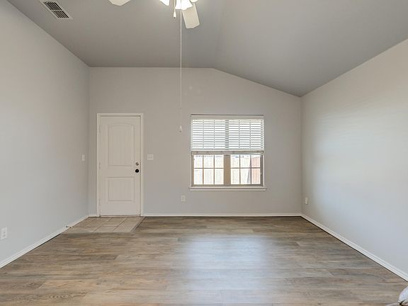 5th image of 5604 109th St