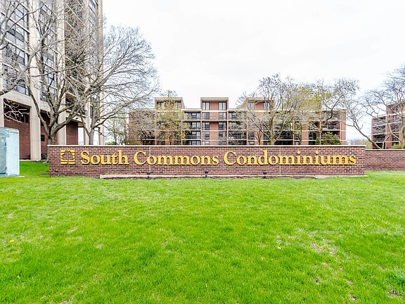 3rd image of 2941 S Michigan Ave APT 507
