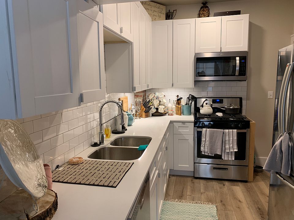 1st image of 2914 N Hudson Ave