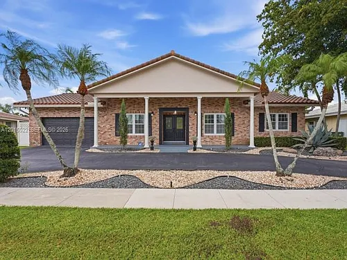 16530 Lake Tree Dr Photo 1