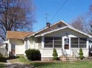 2356 Pine Lake Ave, Keego Harbor, MI 48320