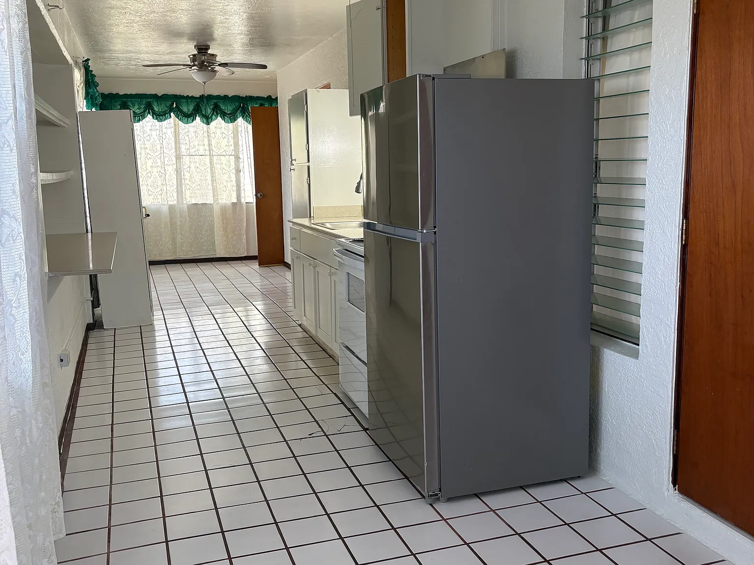 2 bed, 720 sqft, $2,100 — Photo 4