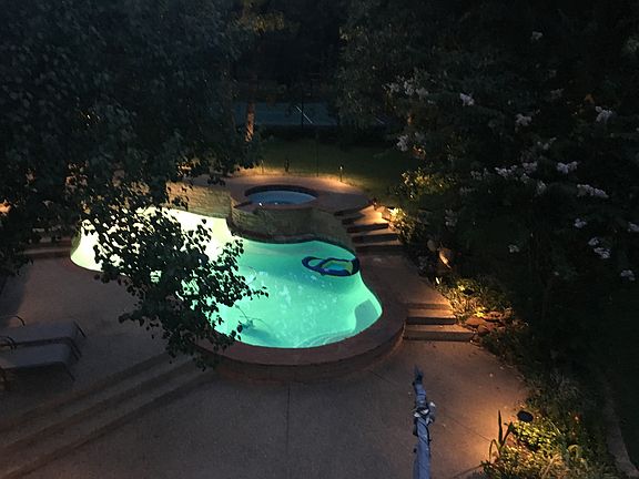 3rd image of 420 Brooks Ct