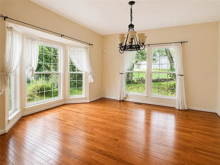 1619 Norman Dr — Photo 10