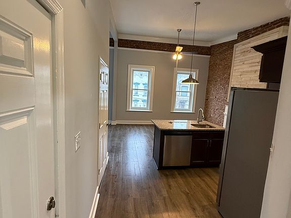 2nd image of 293 Lark St Unit 2