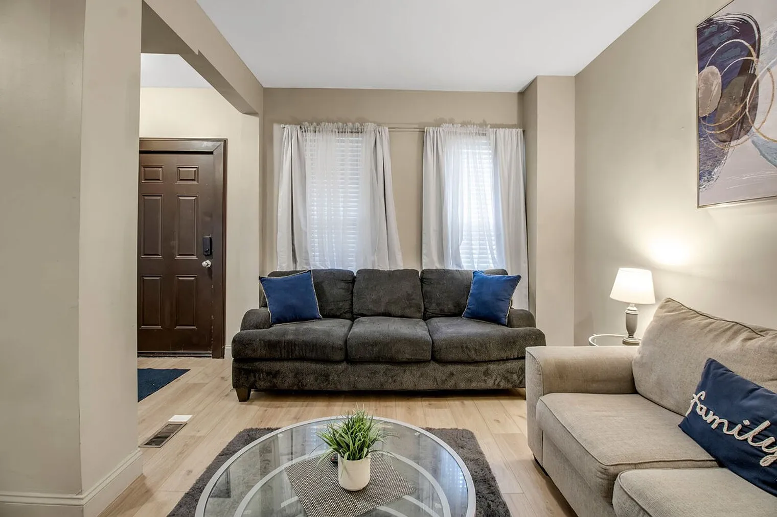 2 bed, 2.0 bath, 1097 sqft, $2,977 — Photo 3
