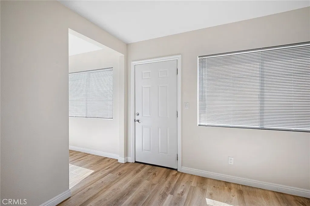6250 Vineland Ave — Photo 3