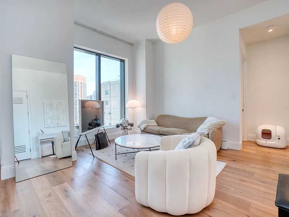30 E 29th St #29B