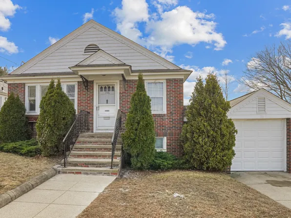 196 Wardlaw Ave, Providence, RI 02908