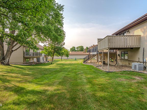 5th image of 2960 Ontario Ln #6