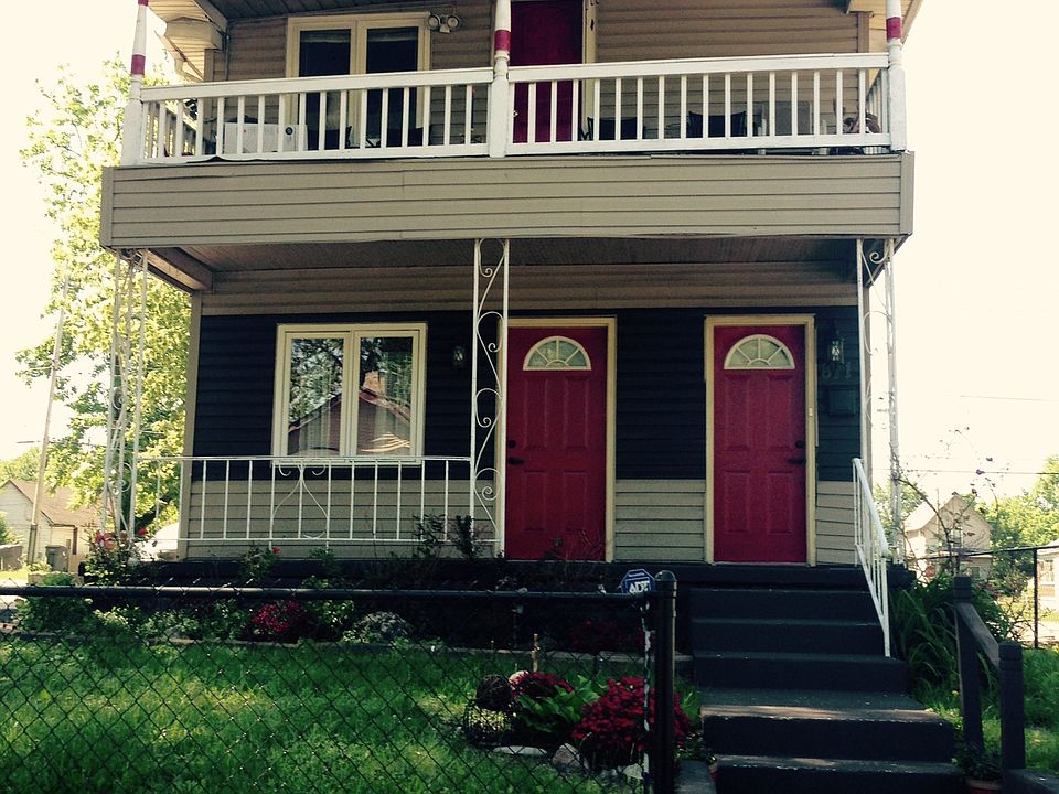 2nd image of 871 Eugene St