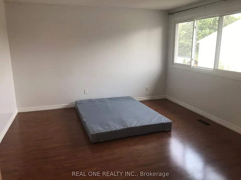 1580 Lancaster Dr #28 — Photo 13
